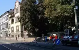 prace budowlane wzdłuż ulicy Sikorskiego