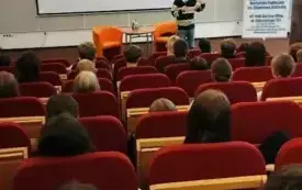  Marcin Kruszewski przemawia do publiczności.