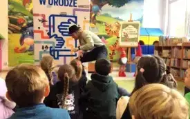 Aktor skrada się.