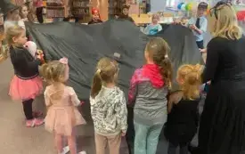 Na zdjęciu uczestnicy Dnia Postaci z Bajek
