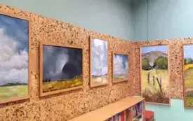 Cztery obrazy z niebem w roli gł&oacute;wnej oraz dwa pejzaże wiejskie.