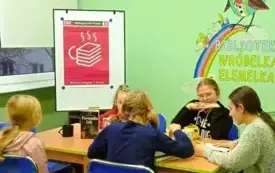 Czytanie frag. książki przez jedną z uczestniczek