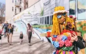 Poch&oacute;d z Marzanną do pobliskiego parku.