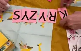 Rozsypanka słowna, KRYZYS, dłonie, filiżanka, zakładka DKK.