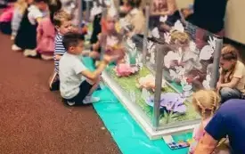 Kolorowa łąka, czyli malowanie na folii.