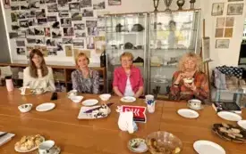widok na drugą stronę syołu i na uczestniczki spotkania