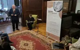 Dyrektor WiMBP otwiera spotkanie W Willi Lehmanna. Po prawej stronie: Jan Wasij, rollup z informacjami o Klempererze i prof. Czabańska-Rosada