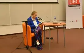 Spotkanie autorskie z Laurą Łącz. Autorka czyta fragmenty książki.