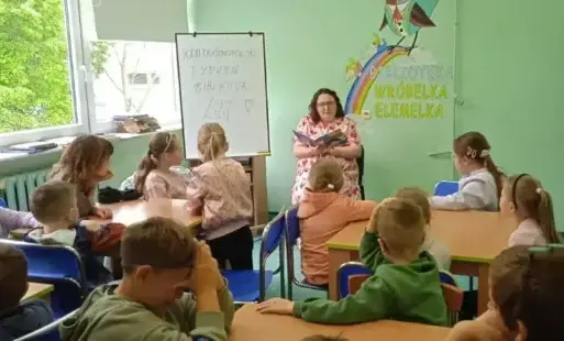 czytanie przez gościa utwór pod tytułem O wilku, który nie lubił czytać