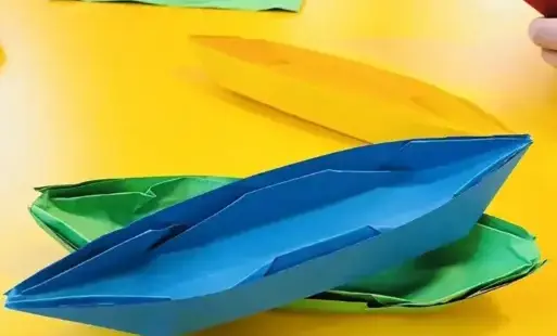 Tytułowe - Papierowe łódeczki origami