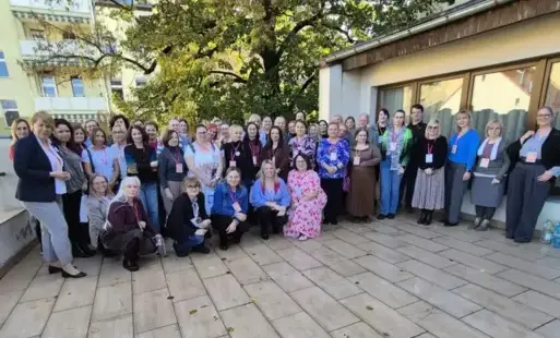 Uczestnicy Lubuskiego BiblioLabu na tarasie Biblioteki Pedagogicznej