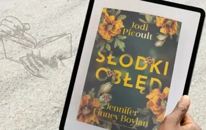 Plakat zapraszający na spotkanie - informacje organizacyjne poniżej plakatu. Na plakacie na piaskowym tle okładka książki i dłoń ją trzymająca. Poniżej logo Biblioteki Herberta, Instytutu Książki i tekst: Dofinansowano ze środków Instytutu Ksiązki pochodz