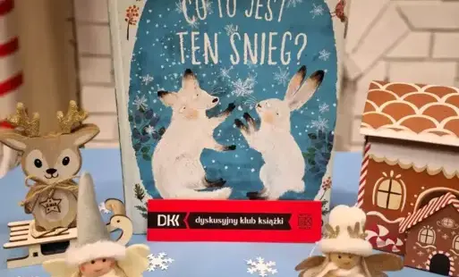 Książka pt. „Co to jest ten śnieg?”, czytana podczas spotkania Dyskusyjnego Klubu Książki dla dzieci. 