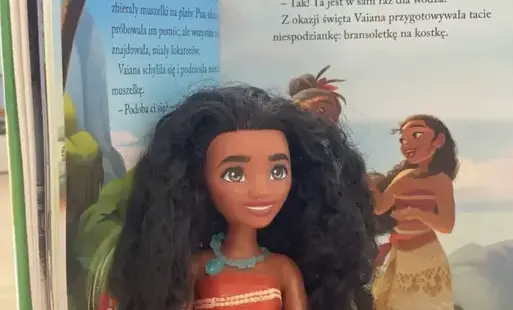 Książka: W. Disney „Vaina” oraz lalka