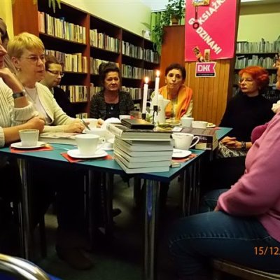 WiMBP w Gorzowie Wlkp. Spotkanie Dyskusyjnego Klubu Książki w Filii nr 8