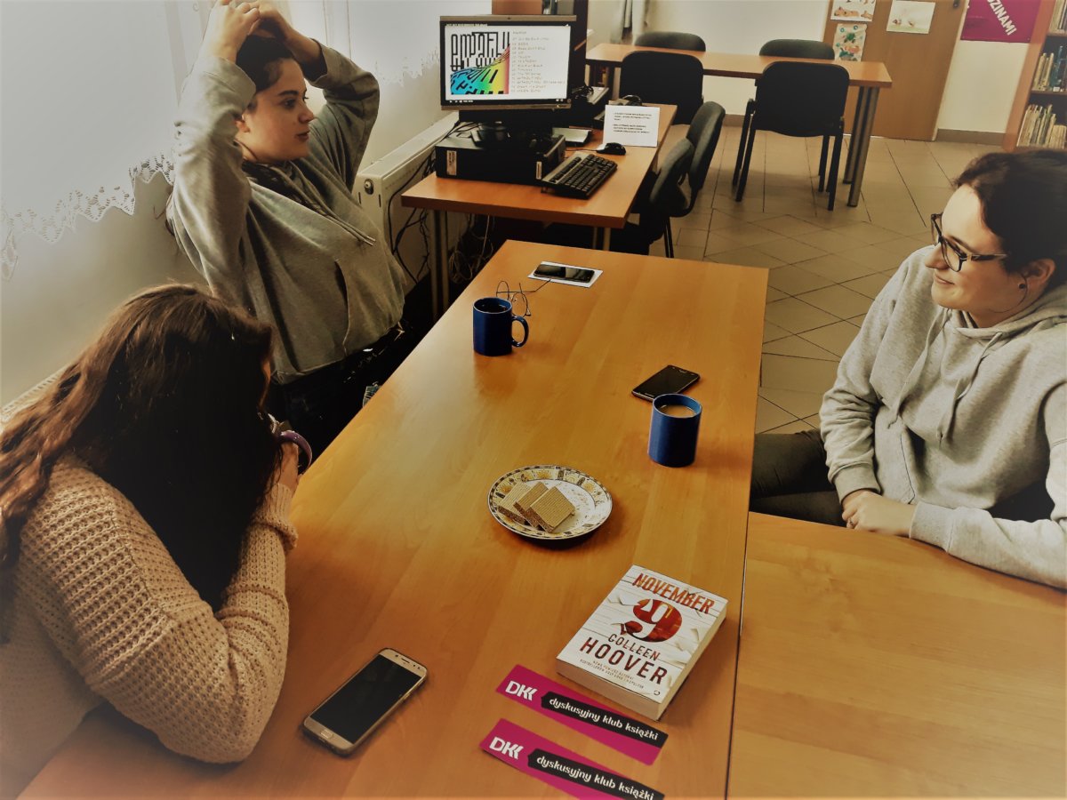 Kwietniowe spotkanie Dyskusyjnego Klubu Książki dla młodzieży w Tucznie