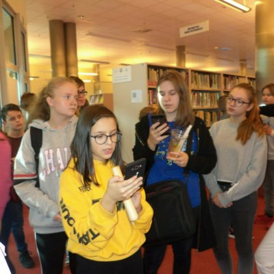 W dniu 31 października br. w lekcji (grze) mobilnej pt. „Herbatka u Herberta” udział  wzięli uczniowie klasy VI SP w Kłodawie.