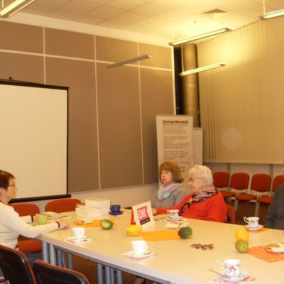 Dyskusyjny Klub Książki przy Wypożyczalni Głównej  spotkał się  22 listopada 2018 r.