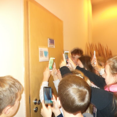 W dniu 5 grudnia br. w lekcji (grze) mobilnej „Herbatka u Herberta” udział wzięli uczniowie Szkoły Podstawowej z Oddziałami Integracyjnymi im. Leonida Teligi w Pyrzycach.