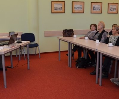 5 grudnia 2018 r. w ramach Biblioteki Aktywnego Seniora gościliśmy gorzowskiego poetę, satyryka - Ferdynanda Głodzika. Spotkanie było skupione wokół książki autora „Księga imion…”.