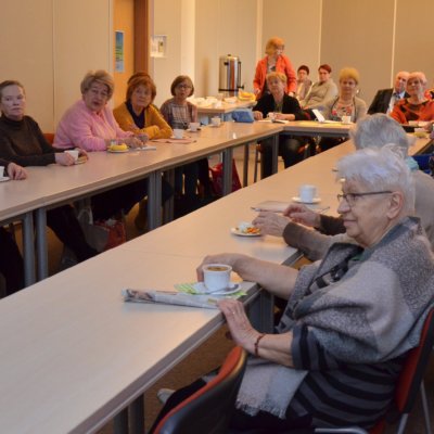 Dnia 14 lutego 2018 r. w Wojewódzkiej i Miejskiej Bibliotece Publicznej im. Zbigniewa Herberta odbyło się kolejne spotkanie w ramach cyklu „Biblioteka Aktywnego Seniora”.