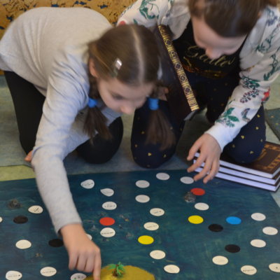 7 i 8 lutego 2019 roku  młodzież ze Szkoły Podstawowej nr 21 w Gorzowie Wlkp. musiała zmierzyć się z enigmatycznymi zagadkami, które wymagały współpracy w grupach.
