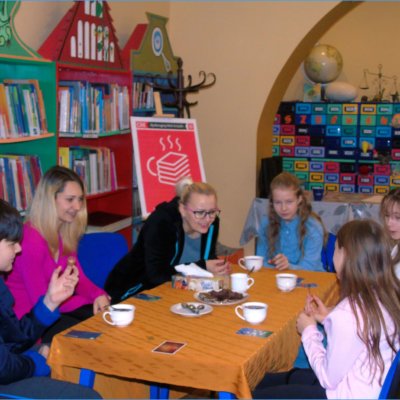 2 marca spotkanie mieszanego dziecięco-dorosłego Dyskusyjnego Klubu Książki wypełniły warsztaty z pisania opowiadań fantastycznych.