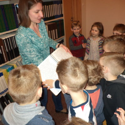 W środę 27 marca dzieci z Przedszkola Miejskiego nr 25 odwiedziły Bibliotekę Herberta. Przedszkolaki zwiedziły wybrane działy i poznały ich funkcje.