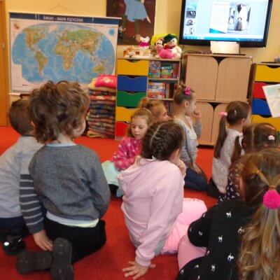 W miesiącu lutym 2019r. w Oddziale Dziecięcym w „zabawach z pingwinkiem” uczestniczyły trzy grupy dzieci z przedszkoli miejskich nr 15 i 17 z Gorzowa Wlkp.