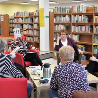 20 lutego 2019 roku w bibliotece słubickiej odbyło się spotkanie Dyskusyjnego Klubu Książki. Upłynęło pod znakiem dwóch całkowicie odmiennych książek.