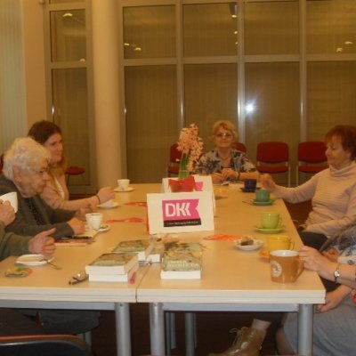 Dyskusyjny Klub Książki przy Wypożyczalni Głównej spotkał się 21marca 2019 r. Mówiliśmy o książce „Warkocz” Laetiti Colombani.
