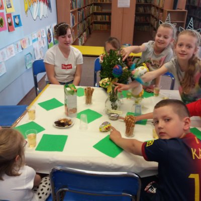 Dnia 18 kwietnia o godz. 15.00 w bibliotece dla dzieci Filii nr 4 odbyło się podsumowanie konkursu pt.: „Wielkanocne Pisanki”.