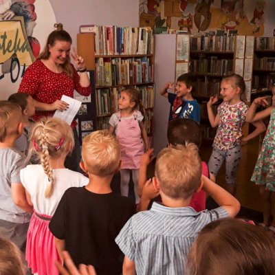 7 czerwca 2019 roku Bibliotekę Koszałka Opałka odwiedziła grupa Tygrysków Odważnych z Przedszkola Miejskiego nr 23. Przedszkolaki wzięły udział w zajęciach zorganizowanych w ramach XVIII Ogólnopolskiego Tygodnia Czytania Dzieciom, odbywającego się pod hasłem wychowanie przez sport i czytanie.