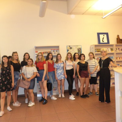 W upalne wtorkowe południe 11 czerwca br. odwiedziły nas uczennice Zespołu Szkół nr 12 w Gorzowie Wielkopolskim z klasy o profilu turystycznym.