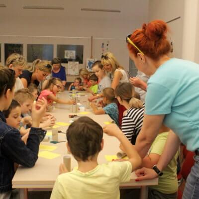 3 czerwca 2019 roku w Ośrodku Biblioterapeutycznym gościliśmy dzieci z Przedszkola Specjalnego dla Dzieci z Autyzmem z Gorzowa Wielkopolskiego. Powodem spotkania był Dzień Ochrony Środowiska, który obchodzimy 5 czerwca.