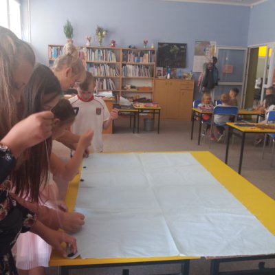 W dniach 1-5 lipca w Bibliotece dla dzieci przy ul. Słonecznej minął pierwszy tydzień zajęć, zgodnie z planem Letniej Fabryki Pasji.
