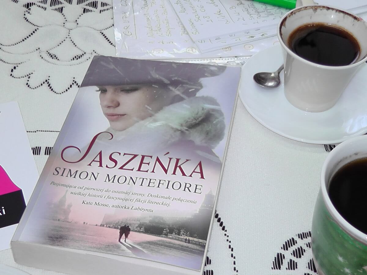 Ostatnie przed wakacjami spotkanie Dyskusyjnego Klubu Książki w Ośnie Lubuskim odbyło się 28 czerwca 2019 roku. Dyskutowałyśmy o książce Simona Montefiore "Saszeńka".