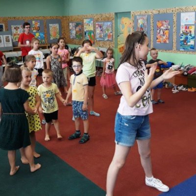 Letnia Fabryka Pasji w Tęczowej Bibliotece Plastusia w dniach od 19 do 23 sierpnia 2019 r. przeniosła naszych młodych czytelników w świat zabawy, wiedzy i hobbystycznych warsztatów.