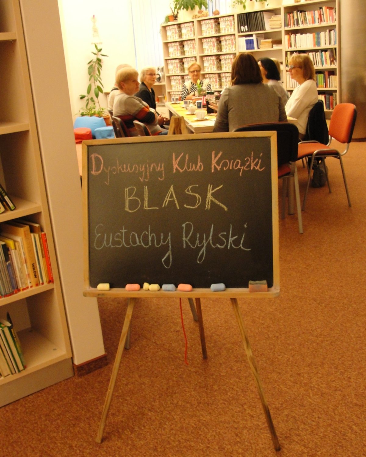 24 października 2019 r., odbyło się spotkanie członków Dyskusyjnego Klubu Książki dla dorosłych, seniorów, słabowidzących i niewidomych, podczas którego żywo dyskutowano o audiobooku Blask – Eustachego Rylskiego.