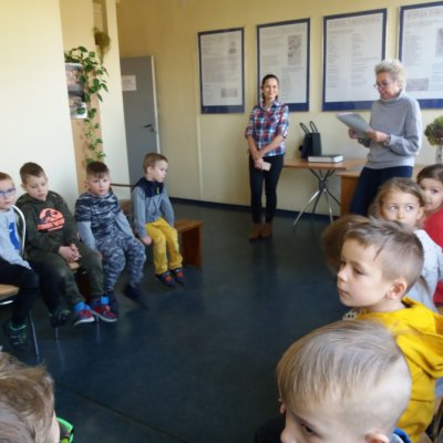 Grupa dzieci z Przedszkola nr 32 na długo zapamięta dzień 14 listopada 2019 roku. Tego dnia w Filii nr 10 odbyło się pasowane na czytelnika Biblioteki.