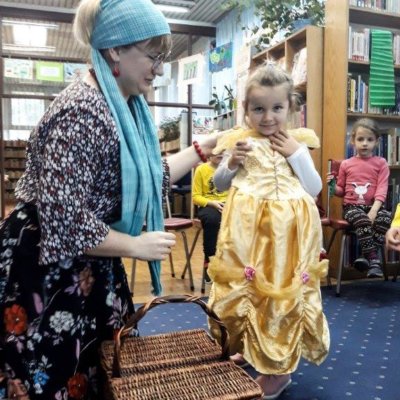 7 listopada 2019 roku do Biblioteki Koszałka Opałka przybyła grupa II z Przedszkola Miejskiego nr 23. Wizyta ta miała na celu sprawdzenie, w jakim stopniu najmłodsi znają bajki i baśnie z całego świata.