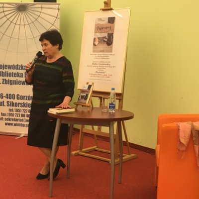 W dniu 13 listopada bieżącego roku w Bibliotece Herberta odbyło się spotkanie z pisarką Haliną Grochowską, która w roku 2018 została laureatką Lubuskiego Wawrzynu Literackiego w kategorii Proza za powieść „Poprawiny”.