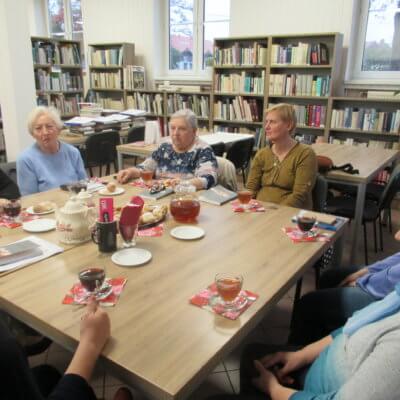 24 października 2019 r. odbyło się comiesięczne spotkanie Klubu DKK w strzeleckiej bibliotece.