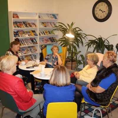 Listopadowe spotkanie DKK w Miejskiej Bibliotece Publicznej w Kostrzynie nad Odrą