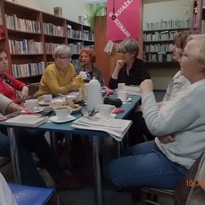 0 października 2019 o godz.17.00 w Filii nr 8 Wojewódzkiej i Miejskiej Biblioteki Publicznej odbyło się spotkanie członków DKK,