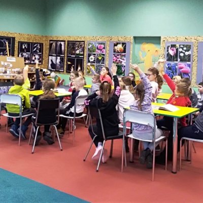 19 i 26 listopada 2019 r. w Bibliotece Plastusia gościły przedszkolaki z „Chatki Małolatka” i trzecioklasiści ze Szkoły Podstawowej nr 20. Rozmawialiśmy o rodzinie.