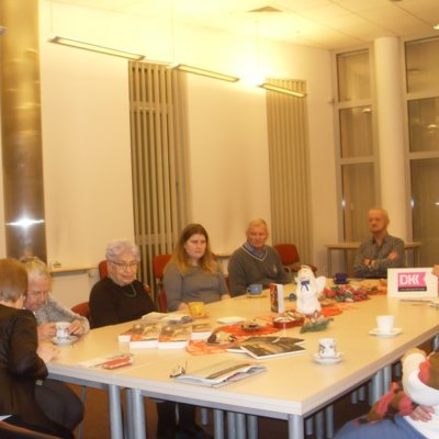 Dyskusyjny Klub Książki przy Wypożyczalni Głównej spotkał się przedświątecznie 19.12.2019. Tematem była książka „W co wierzy ten, kto nie wierzy”, której autorami są Umberto Eco i Carlo Maria Martini.