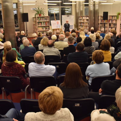 12 listopada 2019 r. w Bibliotece Herberta z czytelnikami spotkał się Artur Barciś – znakomity aktor i reżyser. Spotkanie zorganizowano w ramach programu Dyskusyjne Kluby Książki.