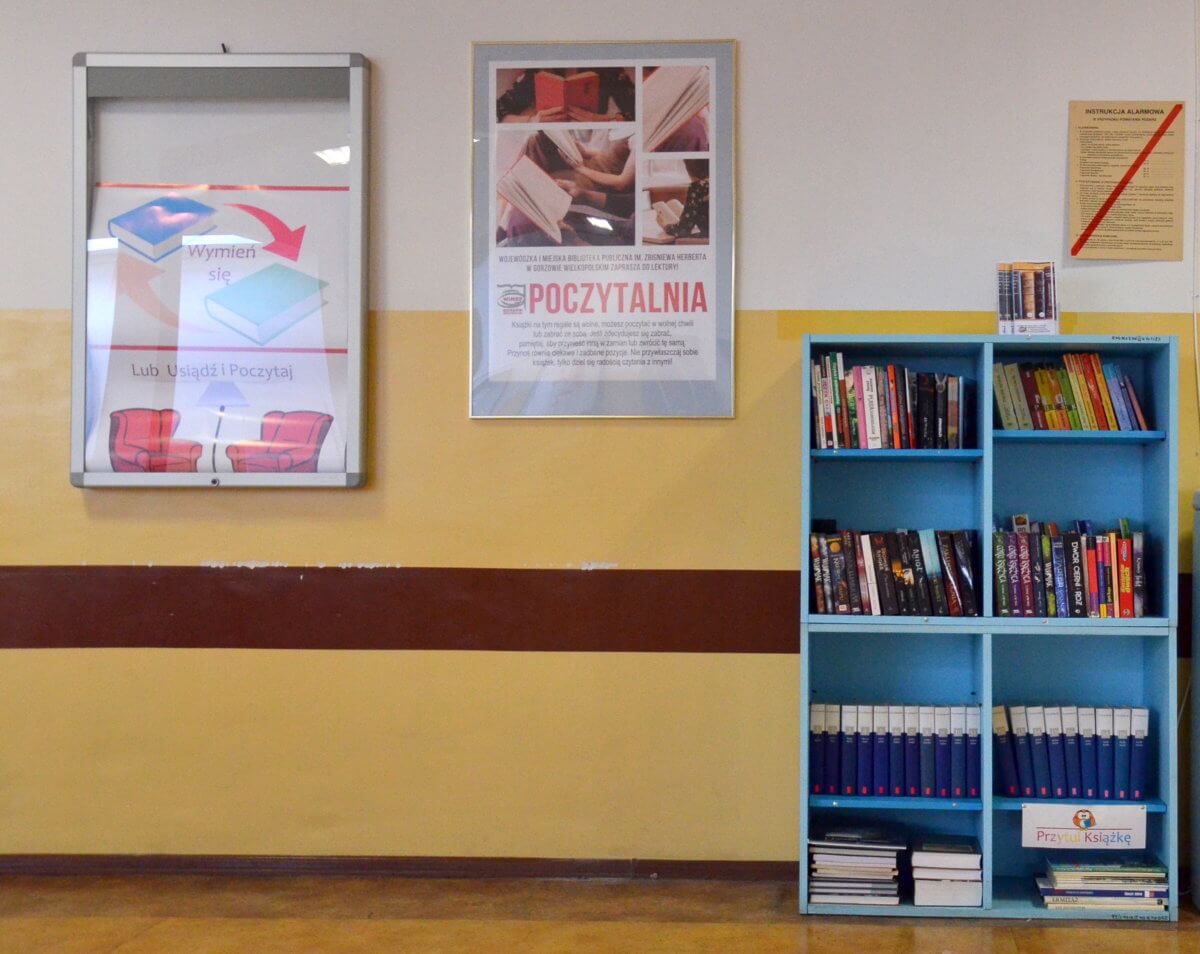 Biblioteka Herberta objęła opieką punkt bookcrossingowy w Zespole Szkół Odzieżowych im. Krzysztofa Kieślowskiego w Gorzowie Wielkopolskim, tworząc kolejną, już czwartą, "POCZYTALNIĘ”.