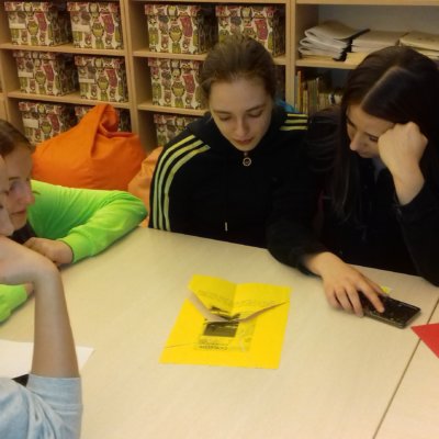 W dniu 19 lutego br. w lekcji (grze) mobilnej „Herbatka u Herberta” udział wzięły uczennice klasy pierwszej Akademickiego Liceum Mistrzostwa Sportowego w Gorzowie Wielkopolskim.